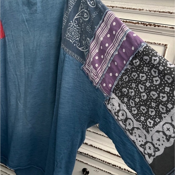 Free People oversized boho handkerchief pattern v-neck pullover Size L - Picture 6 of 16